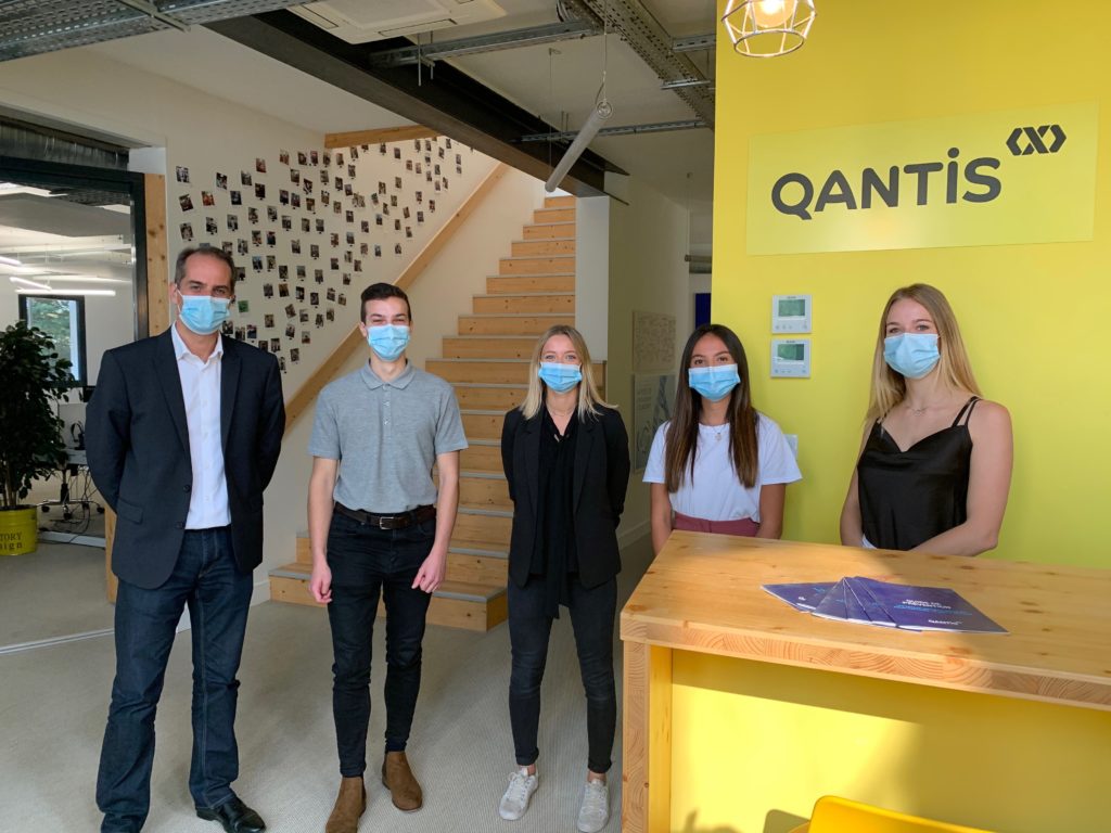 4 alternants ont débuté leur expérience professionnelle chez Qantis