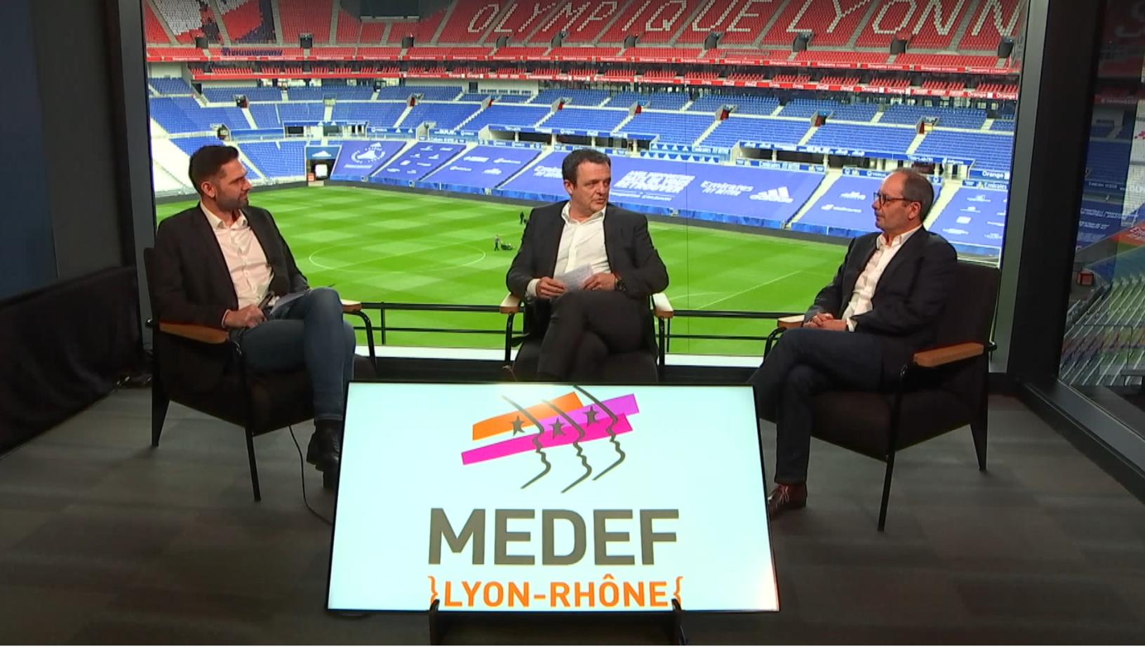 Passation de pouvoir et voeux entre les Présidents du MEDEF Lyon-Rhône : Laurent Fiard, Président de 2014 à 2020 et Vice-Président depuis 2021, et Gilles Courteix, de Courteix Bâtiment, ancien Président de la FBTP Rhône et FFB AURA, Président du MEDEF Lyon-Rhône depuis 2021